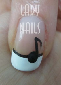 Lady Nails. Diseño nail art: Nota musical.